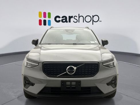 Used 2025 Volvo XC40 B5 Plus AWD/4WD image 6