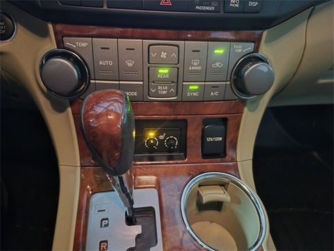 Used 2012 Toyota Highlander Limited image 33