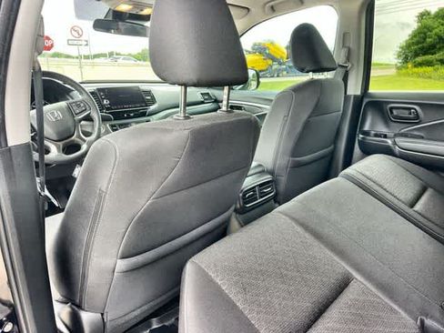 Certified 2025 Honda Ridgeline Sport image 13
