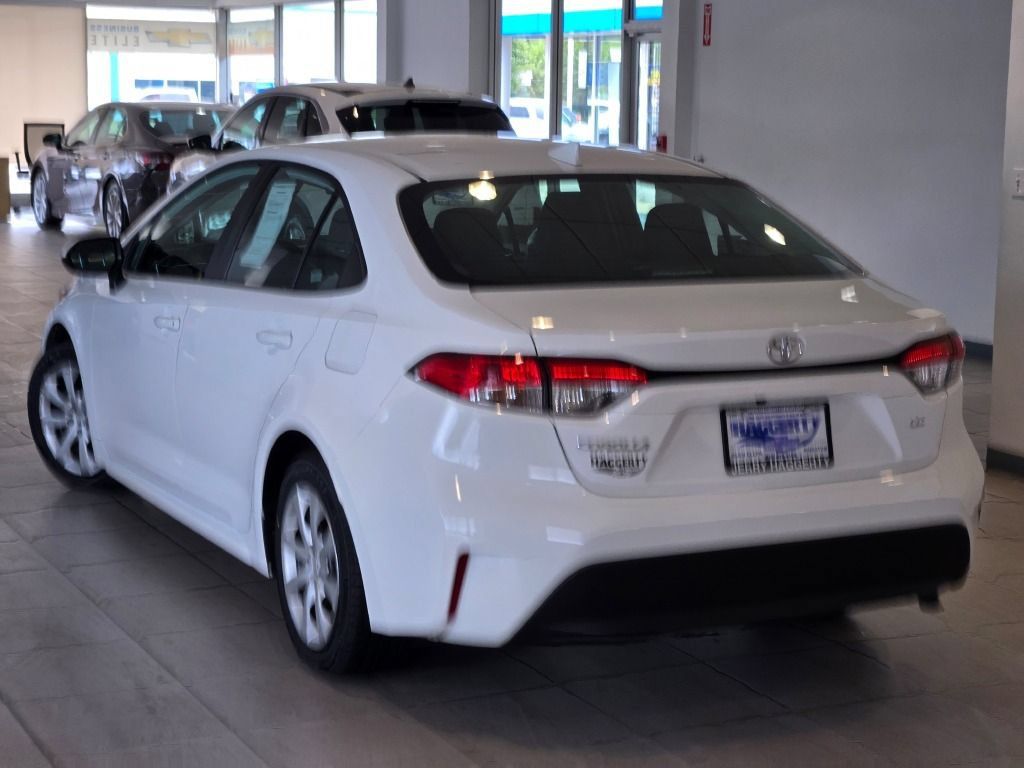 Used 2025 Toyota Corolla LE FWD image 11