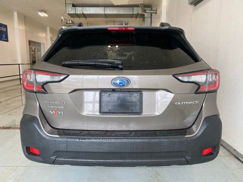 Used 2024 Subaru Outback Premium AWD/4WD image 6