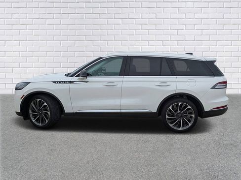 Used 2025 Lincoln Aviator Reserve w/ Equipment Group 201A image 2