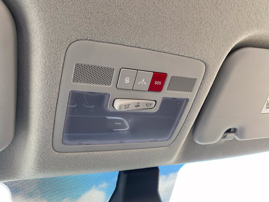 Certified 2024 Hyundai Venue Limited FWD image 23