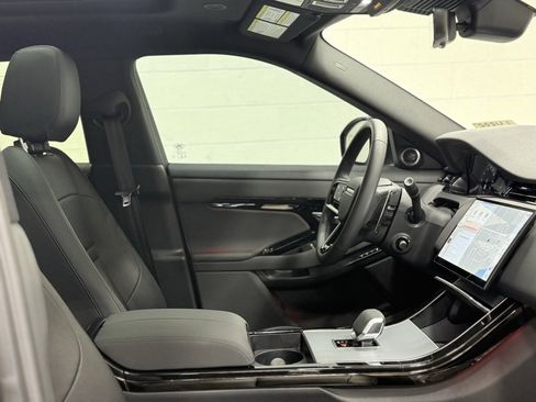 Used 2025 Land Rover Range Rover Evoque Dynamic SE image 34