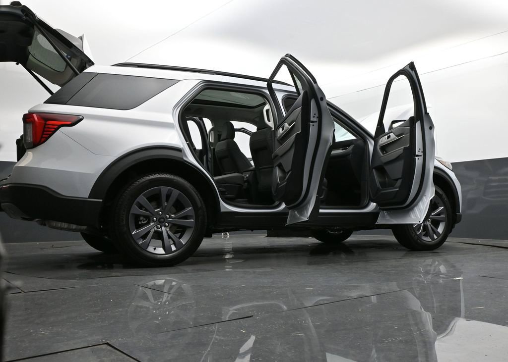 New 2026 Ford Explorer Active w/ Active Comfort Package AWD/4WD image 36