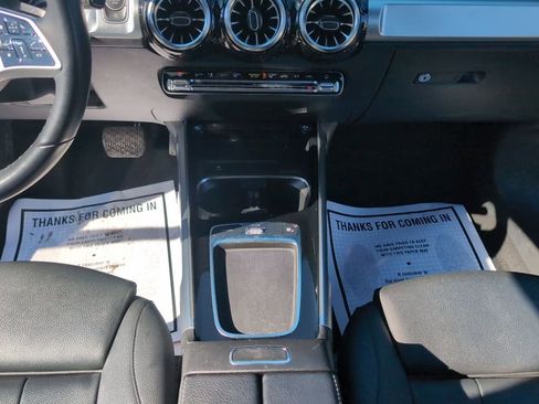 Used 2024 Mercedes-Benz GLB 250 4MATIC image 18