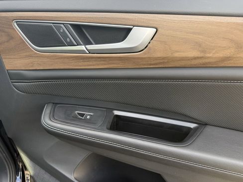 Used 2024 Volkswagen Atlas SE image 46