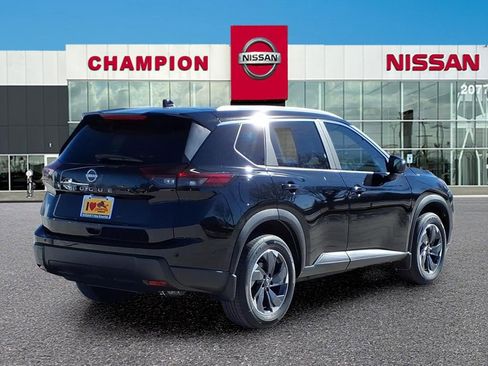 Used 2026 Nissan Rogue SV w/ SV Premium Package image 7