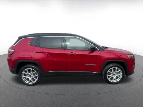 Used 2025 Jeep Compass Limited image 16