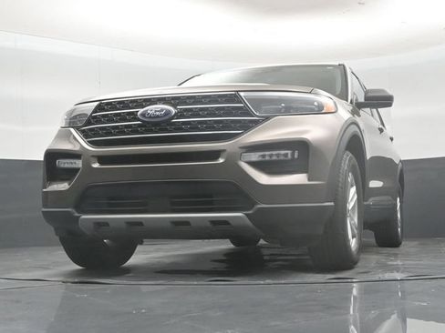 Used 2021 Ford Explorer XLT w/ Equipment Group 202A AWD/4WD image 53
