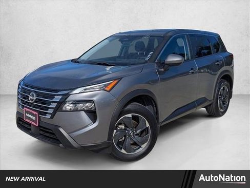 Used 2024 Nissan Rogue SV image 1