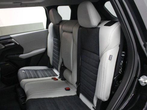 New 2026 Mitsubishi Outlander SE image 25