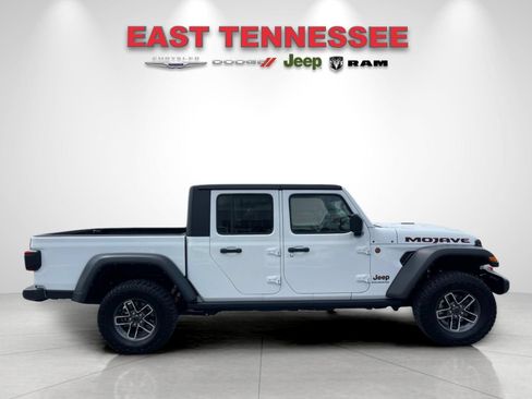Used 2024 Jeep Gladiator Mojave w/ Technology Group AWD/4WD image 2