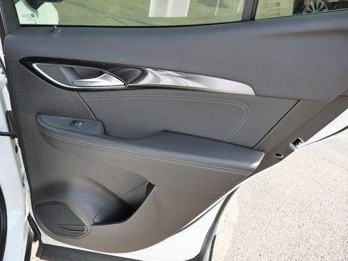 Used 2024 Buick Envision Preferred image 18