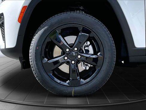 New 2026 Jeep Grand Cherokee L Limited AWD/4WD image 8