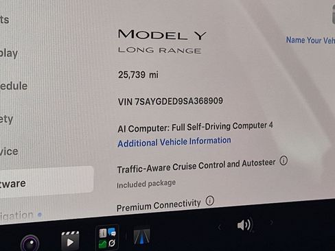 Used 2025 Tesla Model Y Long Range RWD image 14