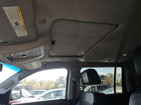 Used 2018 Chevrolet Suburban LT AWD/4WD image 13
