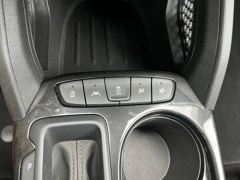 Used 2023 Chevrolet TrailBlazer LT FWD image 19