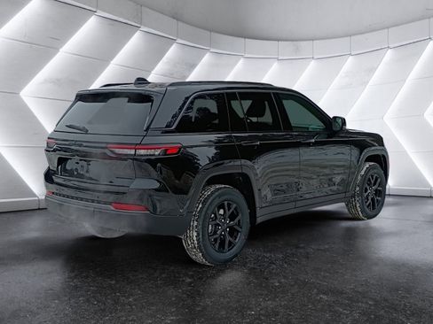 New 2026 Jeep Grand Cherokee Altitude AWD/4WD image 6