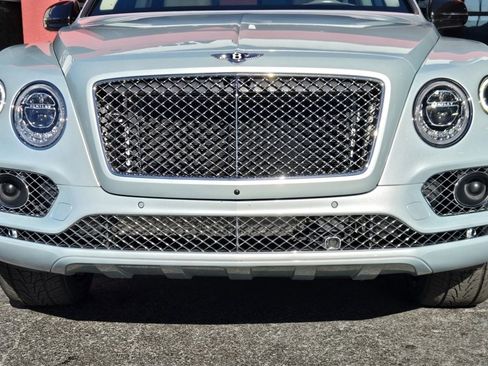 Used 2019 Bentley Bentayga image 12