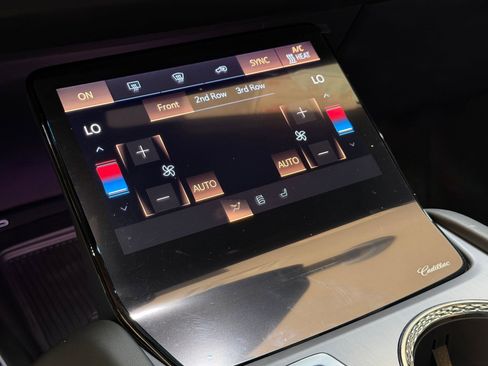 New 2026 Cadillac Vistiq Sport image 32