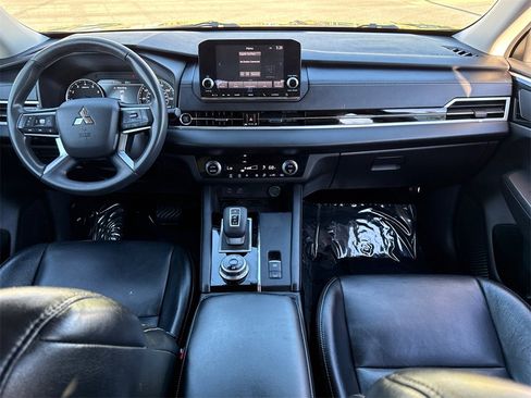 Used 2022 Mitsubishi Outlander ES image 15