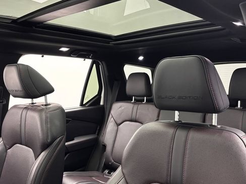 Used 2025 Honda Pilot Black Edition image 19