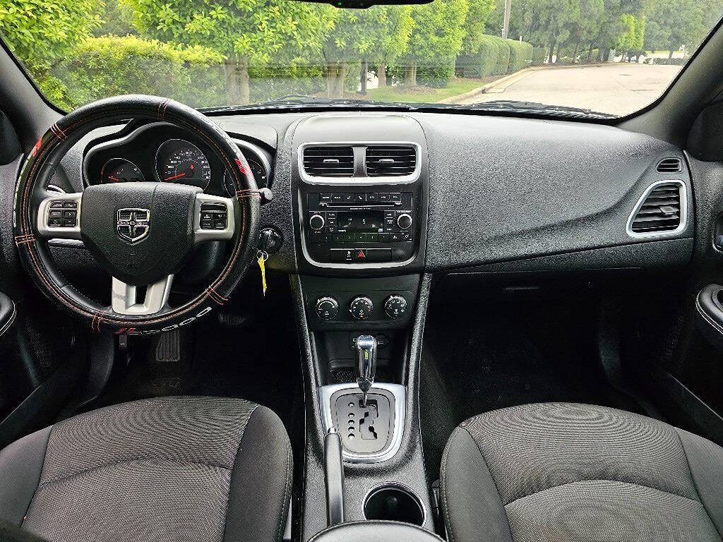 Used 2012 Dodge Avenger SXT FWD image 13