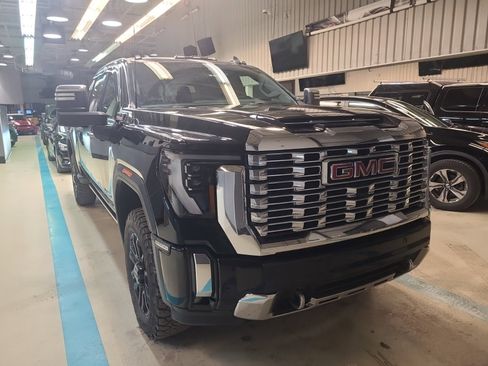 Used 2024 GMC Sierra 2500 Denali w/ Denali Reserve Package image 6