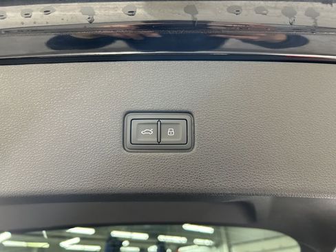 Used 2023 Audi Q8 Premium Plus AWD/4WD image 32