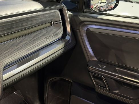 Used 2022 Rivian R1T Launch Edition image 38