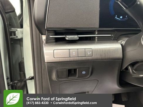 Used 2025 Hyundai Kona SEL image 25