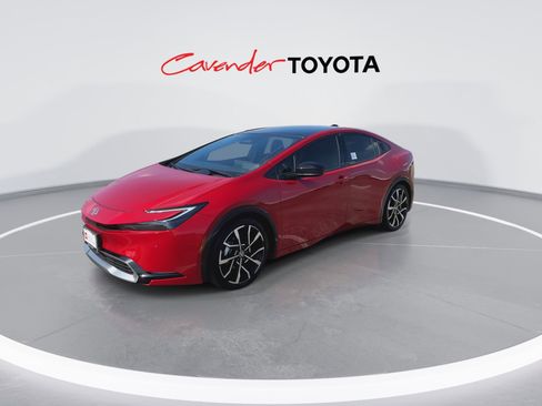 Certified 2025 Toyota Prius Plug-In Hybrid image 4