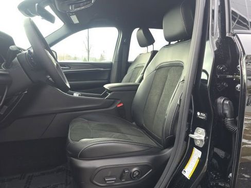 New 2026 Jeep Grand Cherokee Altitude AWD/4WD image 9
