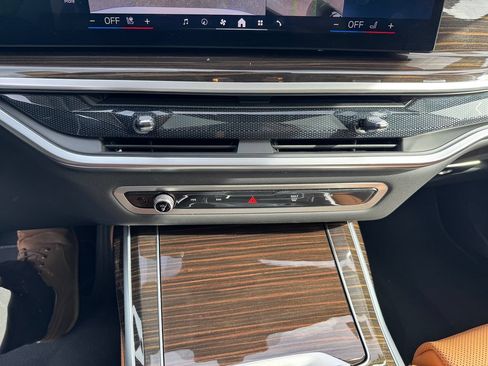 Used 2024 BMW X7 xDrive40i AWD/4WD image 20