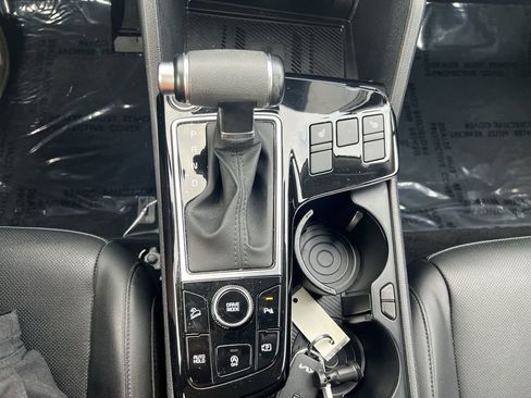 Used 2023 Kia Sportage EX image 18