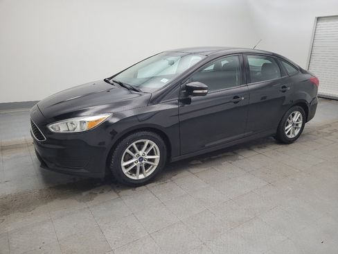 Used 2016 Ford Focus SE image 2