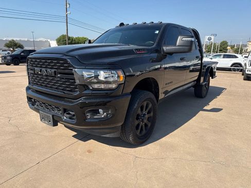 Used 2024 RAM 2500 Big Horn w/ Night Edition AWD/4WD image 3