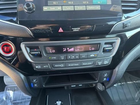 Used 2025 Honda Passport Black Edition image 30