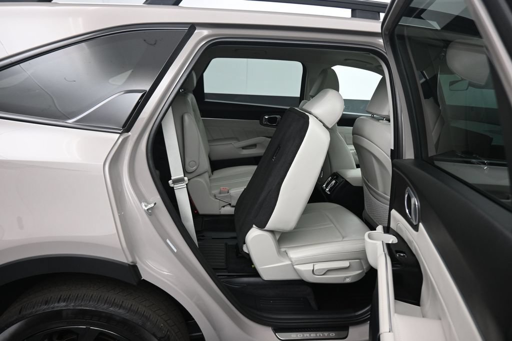 Used 2025 Kia Sorento SX AWD/4WD image 53