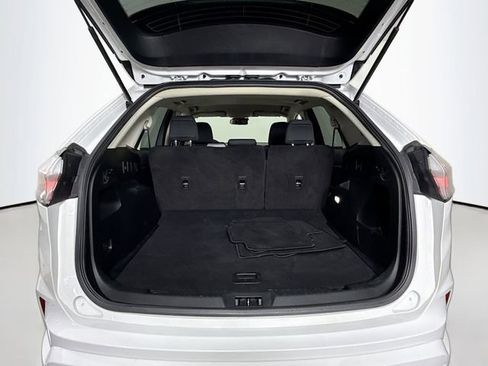 Used 2023 Ford Edge SE w/ Black Appearance Package image 23