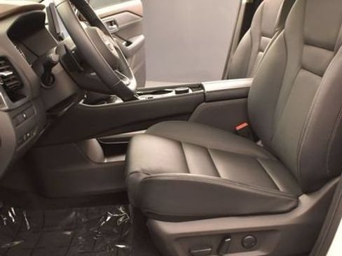 Used 2023 Nissan Rogue SL w/ SL Premium Package AWD/4WD image 9