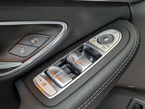 Used 2019 Mercedes-Benz C 300 Sedan image 24