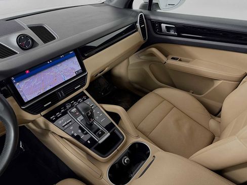 Certified 2019 Porsche Cayenne AWD/4WD image 25