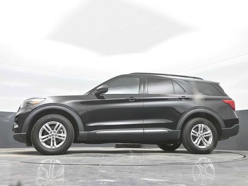 Used 2020 Ford Explorer XLT image 32
