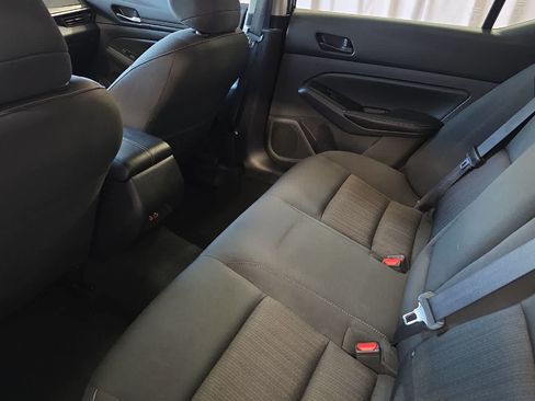 Used 2024 Nissan Altima 2.5 SV w/ SV Premium Package FWD image 5