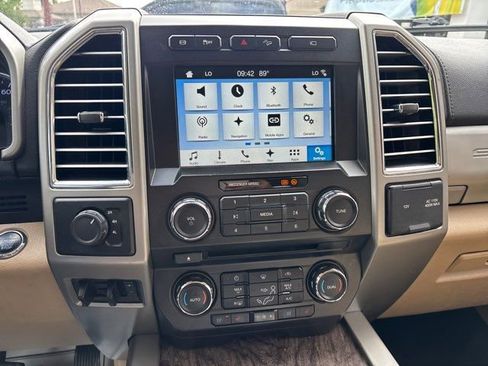 Used 2017 Ford F350 Lariat w/ Lariat Ultimate Package AWD/4WD image 28