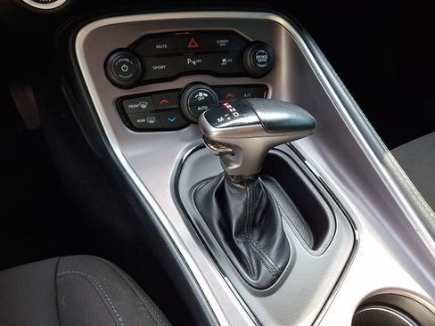 Used 2022 Dodge Challenger GT RWD image 12