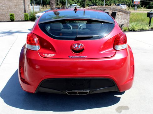 Used 2016 Hyundai Veloster image 8