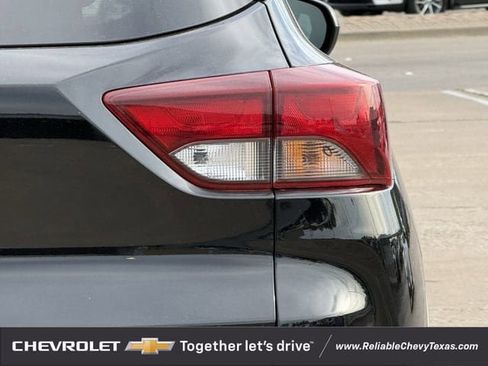 Used 2025 Chevrolet TrailBlazer LT AWD/4WD image 8